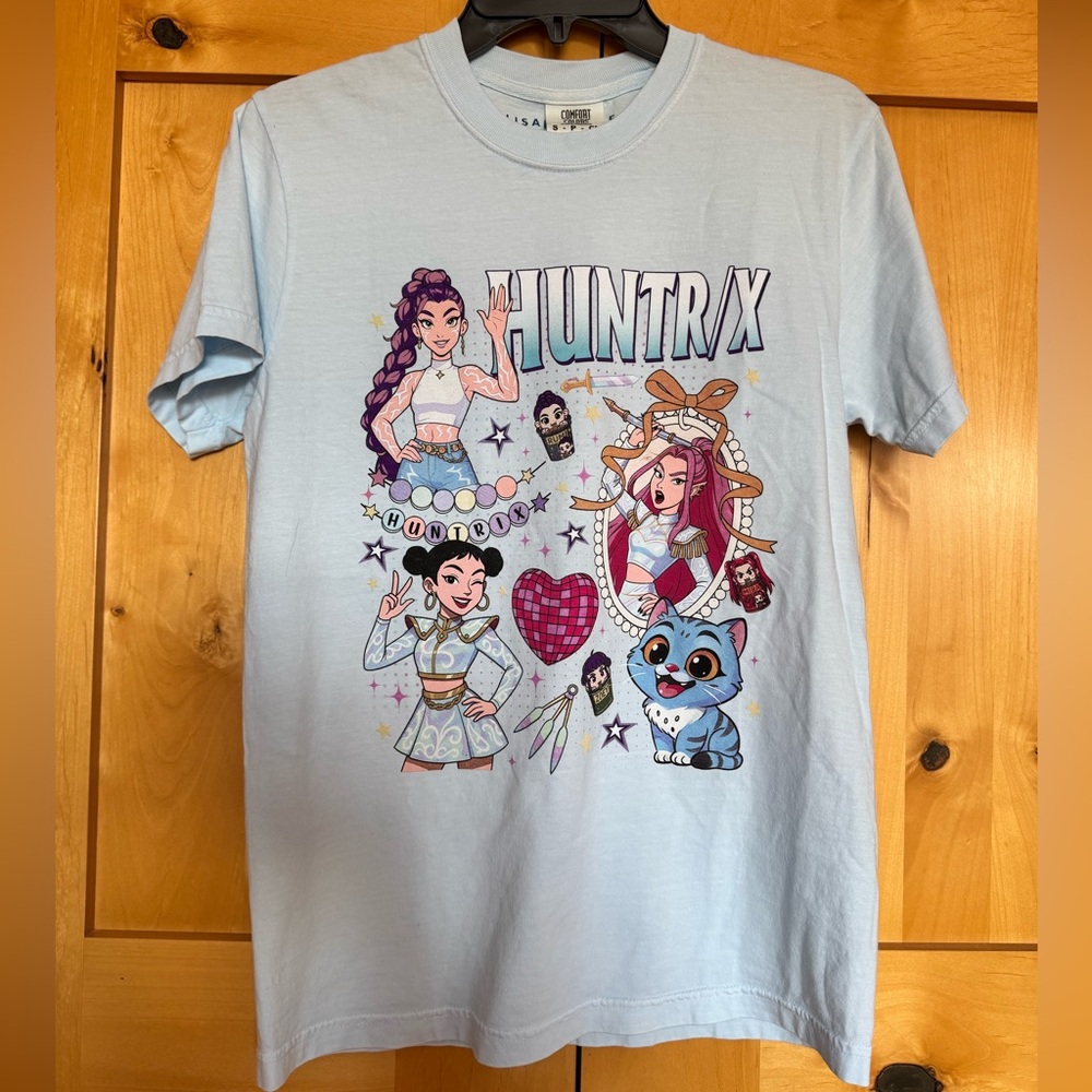 Elisabeth + Faith Light Blue K-Pop Demon Hunters tee